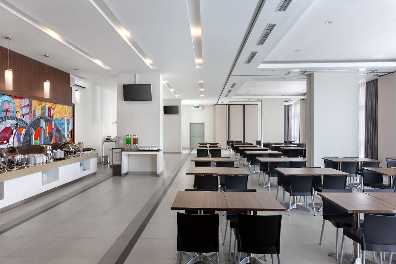 Amaris Hotel Slipi Джакарта Екстер'єр фото