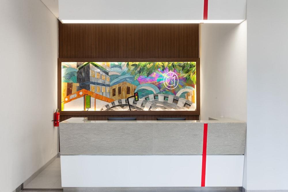 Amaris Hotel Slipi Джакарта Екстер'єр фото
